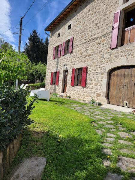 Se Reconnecter A La Nature Au Gite 3 Etoiles De Montager A Saint Andre De Chalencon Exterior photo